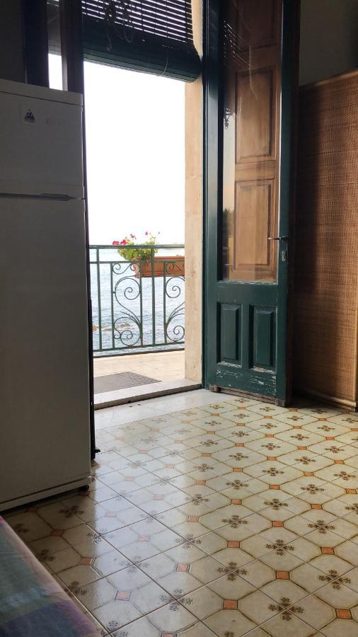 Hostel Beach House Giardini Naxos Esterno foto