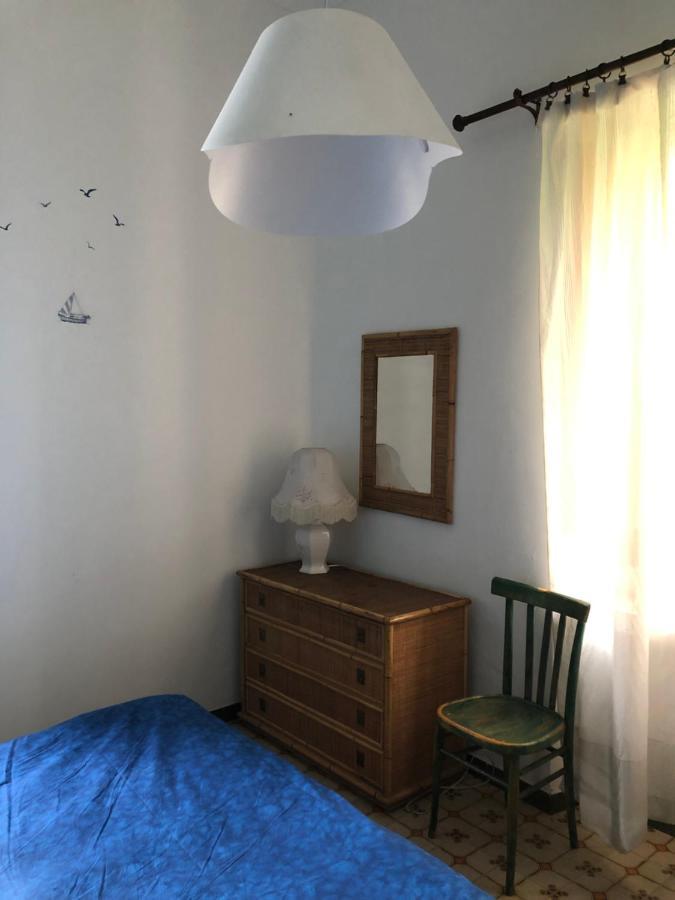 Hostel Beach House Giardini Naxos Esterno foto