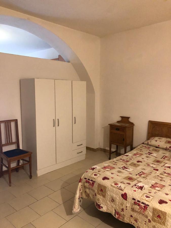 Hostel Beach House Giardini Naxos Esterno foto
