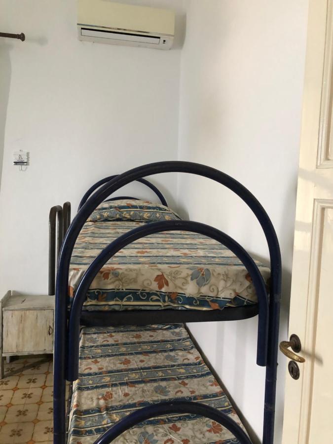 Hostel Beach House Giardini Naxos Esterno foto