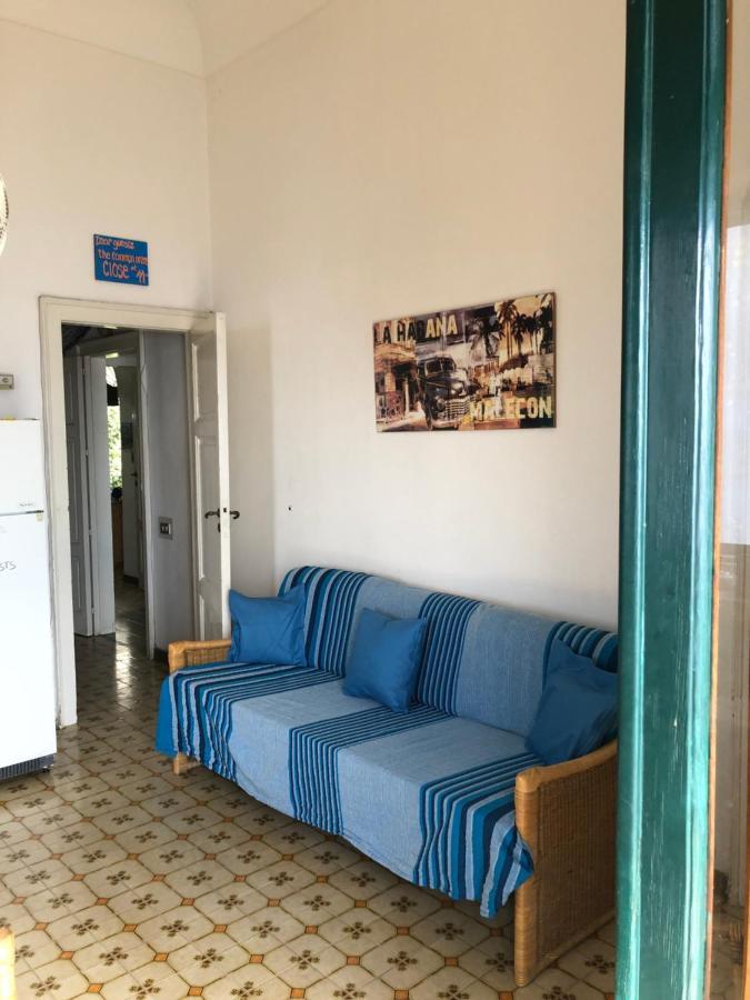 Hostel Beach House Giardini Naxos Esterno foto
