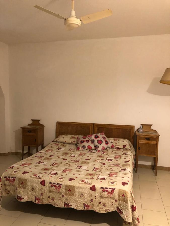 Hostel Beach House Giardini Naxos Esterno foto