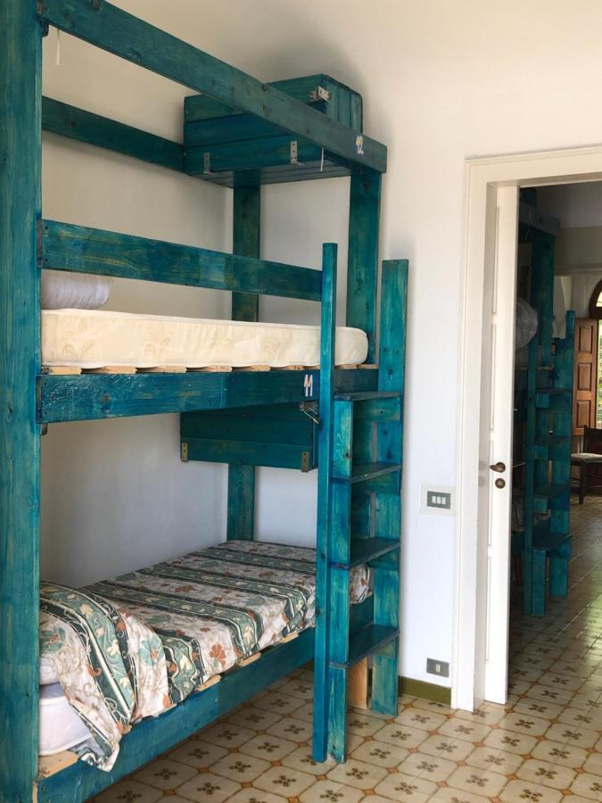 Hostel Beach House Giardini Naxos Esterno foto