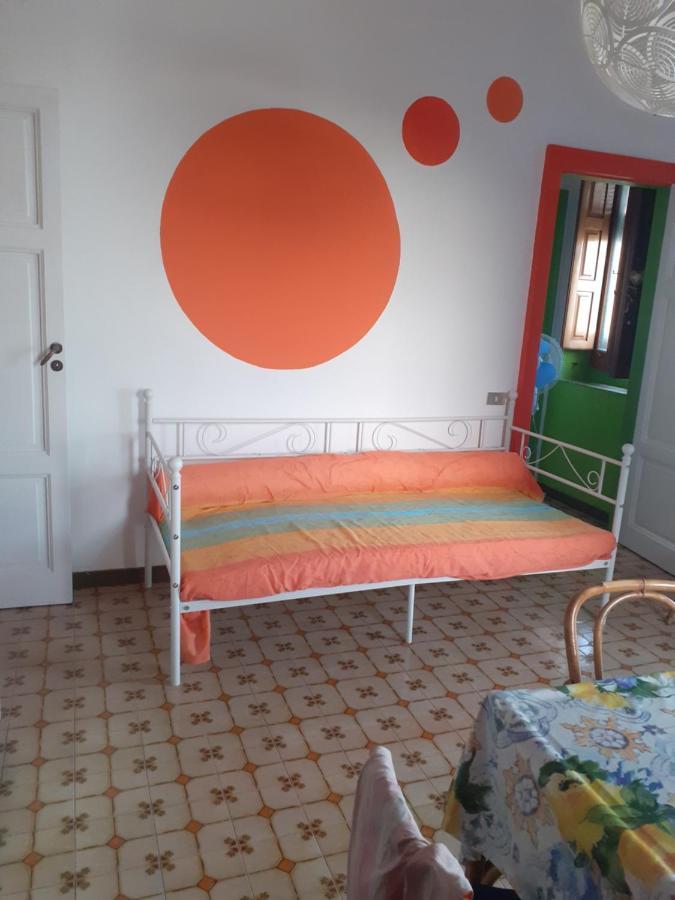 Hostel Beach House Giardini Naxos Esterno foto